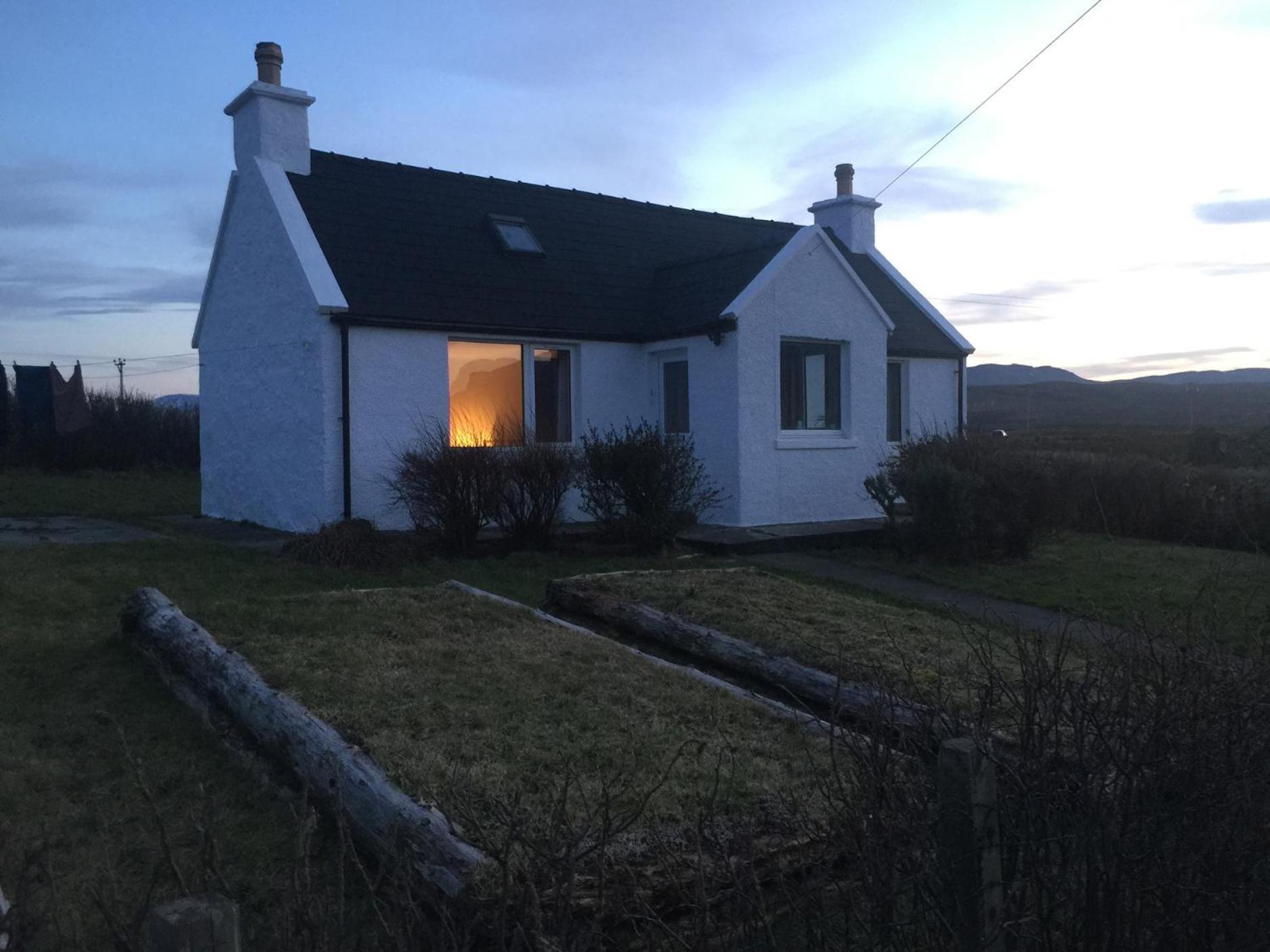 Amber'S Cottage Staffin Extérieur photo